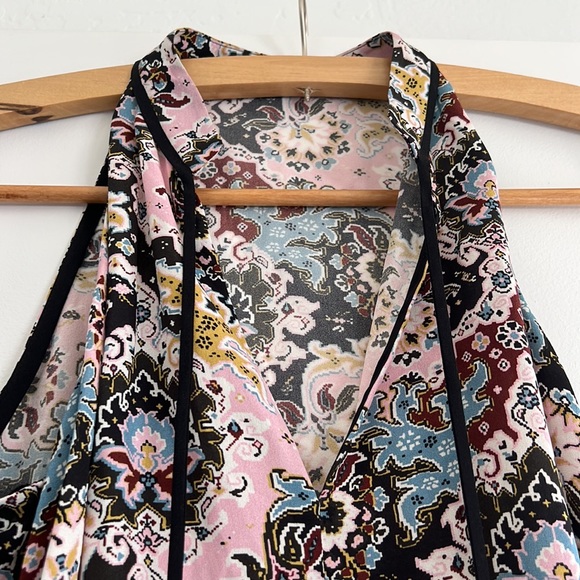 A.L.C. Silk patterned tank with ties - women’s size 2 100% silk - tie neck - Picture 5 of 10